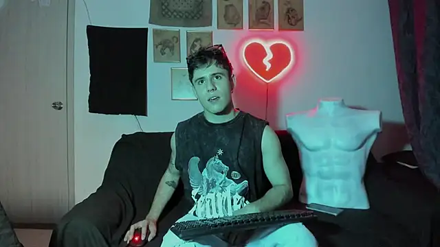 Snapshot of Antonello_Vannucci chatting on January 1, 2025, 8:47 pm Antonello Vannucci online show from January 1, 2025, 8:47 pm