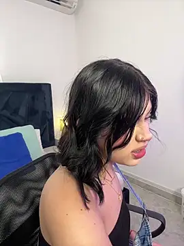 Lily Woodz online show from February 11, 2026, 7:03 pm