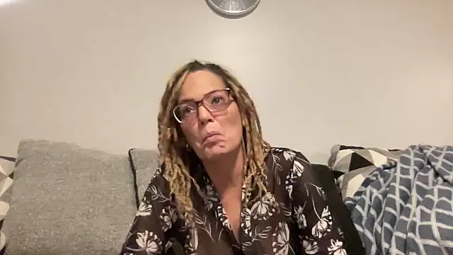 skarfos1babe69 online show from December 29, 2024, 2:27 am