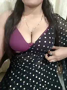 Snapshot of Mee_Neeharika chatting on February 9, 2025, 6:37 pm Mee Neeharika online show from February 9, 2025, 6:37 pm