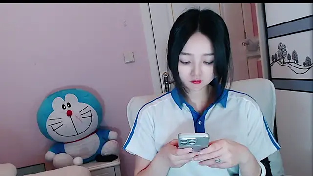 xiao-xiao-D online show from March 9, 2025, 11:03 am