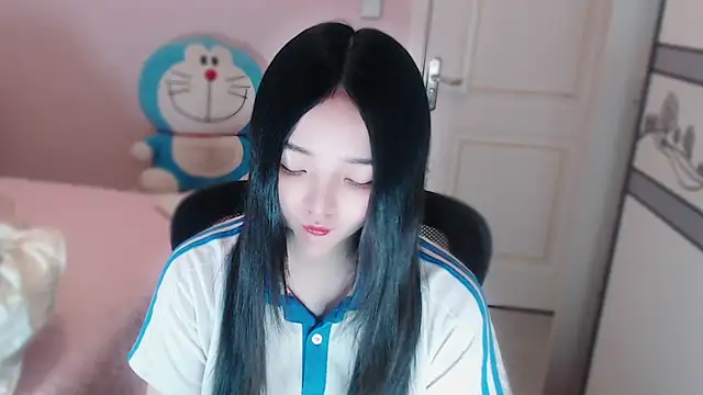 xiao-xiao-D online show from November 18, 2025, 4:54 pm