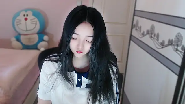 xiao-xiao-D online show from November 14, 2025, 5:33 am