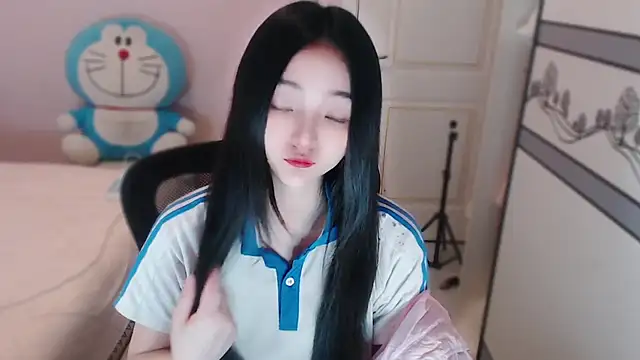 xiao-xiao-D online show from November 29, 2025, 2:44 am