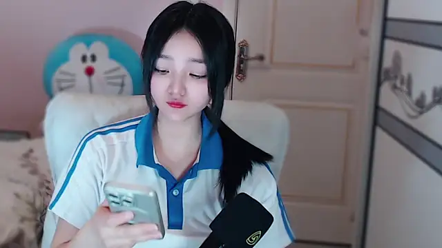 xiao-xiao-D online show from March 11, 2025, 3:23 pm