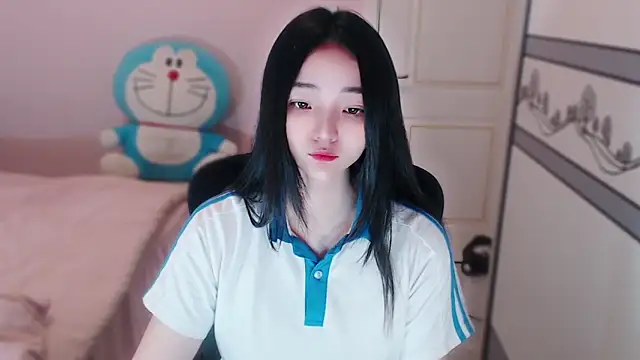 xiao-xiao-D online show from October 25, 2025, 2:44 am