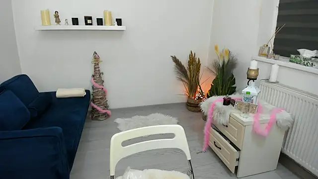 Snapshot of Aileen_Stone chatting on December 21, 2024, 6:22 pm Aileen Stone online show from December 21, 2024, 6:22 pm