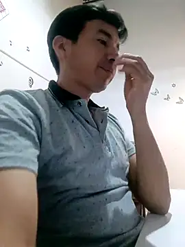 bisexual0007 online show from March 15, 2025, 6:21 pm