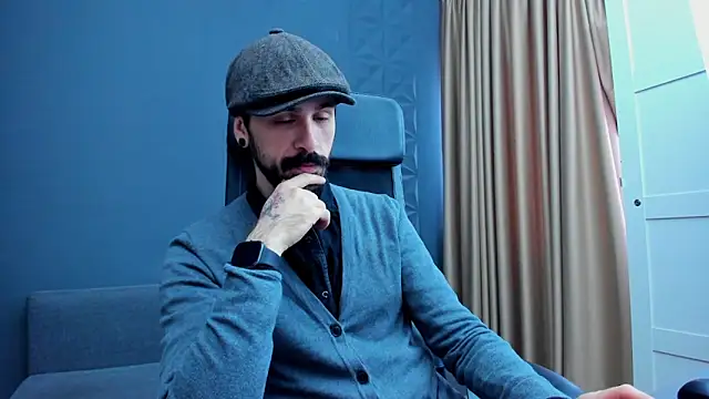 Snapshot of AxelColton chatting on December 21, 2025, 11:34 am AxelColton online show from December 21, 2025, 11:34 am