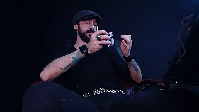 AxelColton online show from November 30, 2025, 8:04 am