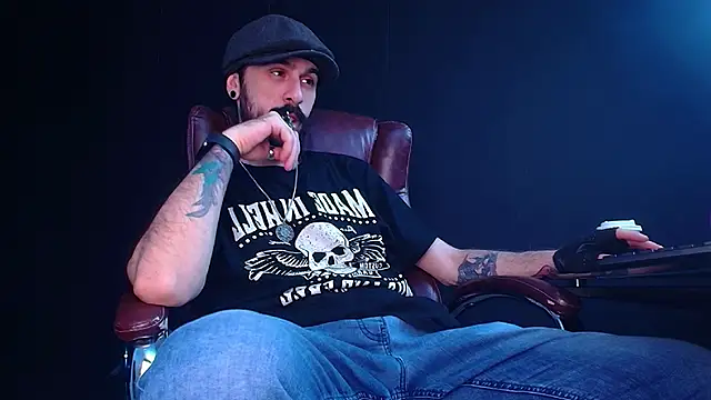 AxelColton online show from November 26, 2025, 6:02 am