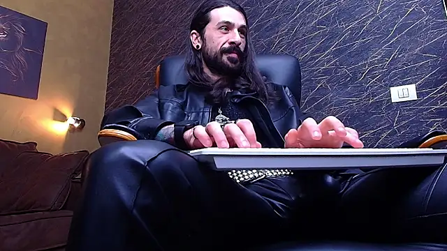 Snapshot of AxelColton chatting on January 19, 2026, 10:30 am AxelColton online show from January 19, 2026, 10:30 am