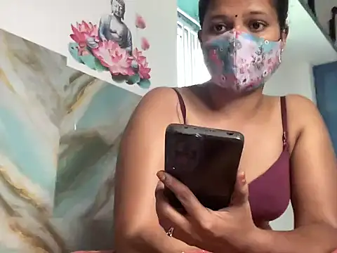 Tamil Sanjana  online show from November 2, 2025, 7:13 am