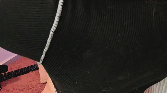 Snapshot of Alissonroses chatting on November 20, 2025, 9:04 pm Alissonroses online show from November 20, 2025, 9:04 pm