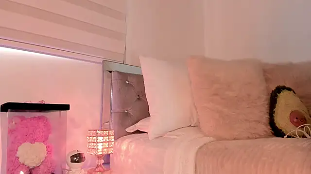 Snapshot of Alissonroses chatting on March 6, 2026, 7:42 pm Alissonroses online show from March 6, 2026, 7:42 pm