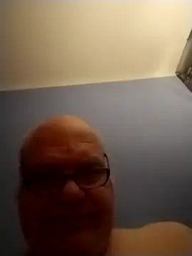 Snapshot of jk6t chatting on February 15, 2026, 12:44 am jk6t online show from February 15, 2026, 12:44 am