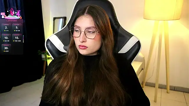 Daisha Riley online show from September 10, 2025, 1:32 pm