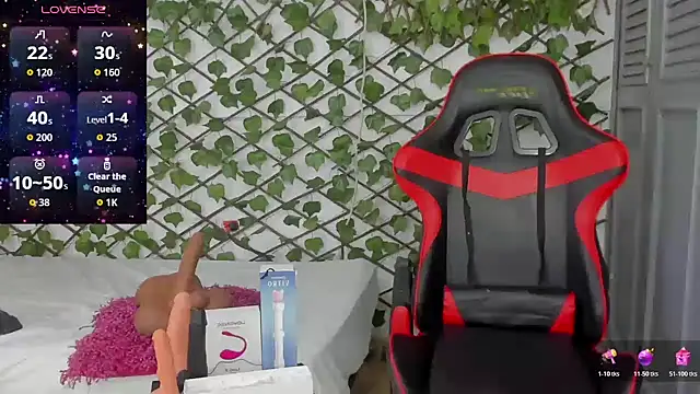 Snapshot of dani-lue chatting on November 14, 2025, 12:42 pm dani-lue online show from November 14, 2025, 12:42 pm