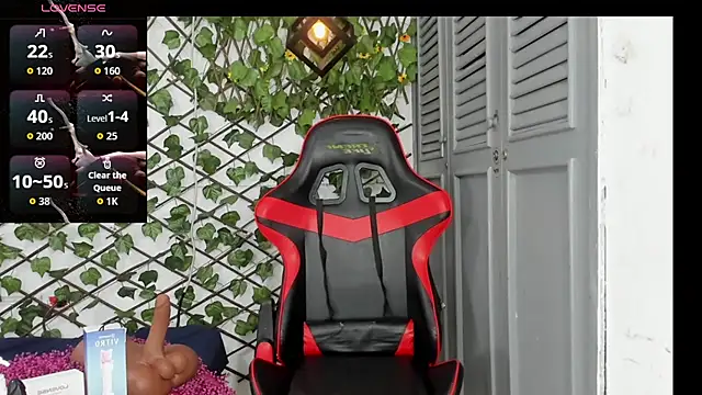 Snapshot of dani-lue chatting on November 26, 2025, 12:16 pm dani-lue online show from November 26, 2025, 12:16 pm