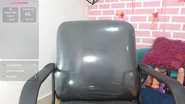 Snapshot of dani-lue chatting on March 1, 2025, 3:16 pm dani-lue online show from March 1, 2025, 3:16 pm