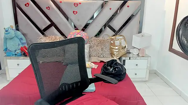 natalia5560 online show from October 15, 2025, 1:08 pm