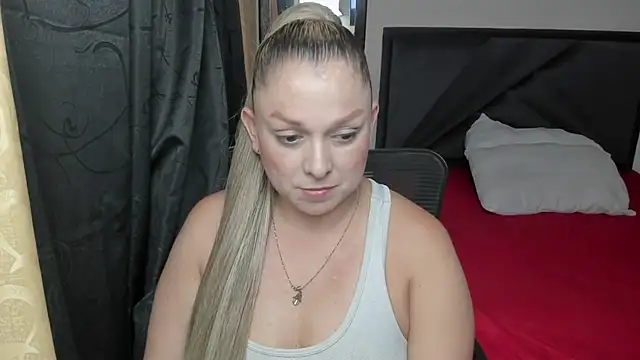 natalia5560 online show from April 9, 2026, 8:15 pm