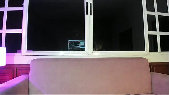 loladupont online show from September 13, 2025, 3:06 am