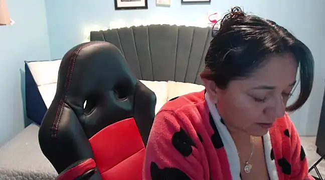 AngelRouss online show from February 6, 2025, 9:32 am