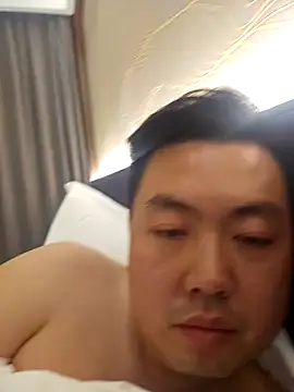 ChrisYC-8888 online show from January 14, 2025, 11:31 am