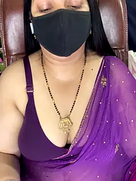 FlatVincy4 online show from November 22, 2025, 11:03 pm