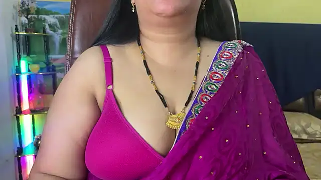 FlatVincy4 online show from February 2, 2026, 4:06 pm