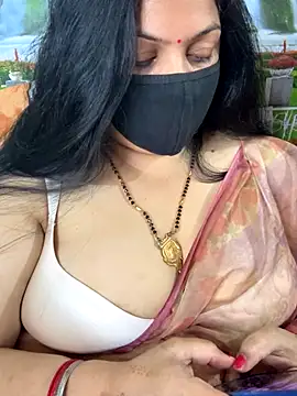 FlatVincy4 online show from October 15, 2025, 3:42 pm