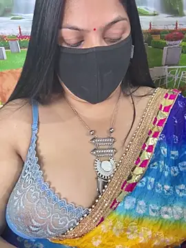 FlatVincy4 online show from October 25, 2025, 4:18 pm