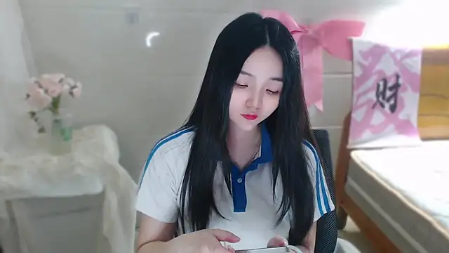 qiqi--- online show from April 23, 2026, 8:54 am