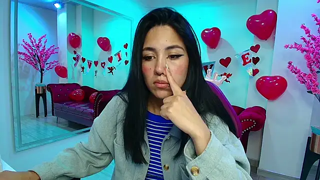 Snapshot of Leia_queens chatting on February 14, 2025, 2:23 pm Leia queens online show from February 14, 2025, 2:23 pm