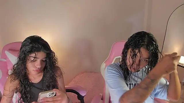 martina roldam online show from October 3, 2025, 1:09 am