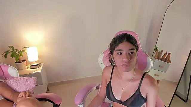 martina roldam online show from September 11, 2025, 12:43 am