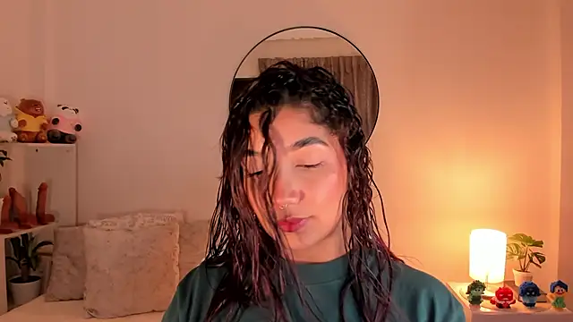 martina roldam online show from March 18, 2025, 12:40 am