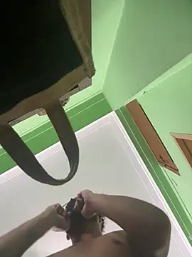 Snapshot of GildanK18 chatting on September 8, 2025, 4:39 pm GildanK18 online show from September 8, 2025, 4:39 pm