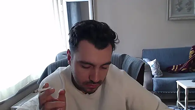 handsomeee04 online show from November 8, 2025, 1:25 pm