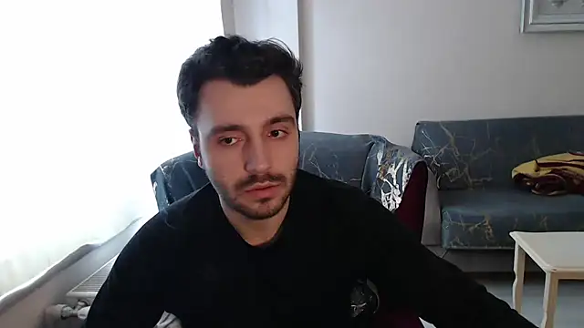 handsomeee04 online show from February 13, 2026, 1:44 pm