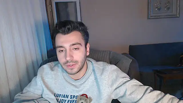 handsomeee04 online show from October 13, 2025, 9:05 pm