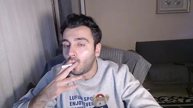 handsomeee04 online show from October 16, 2025, 9:56 pm