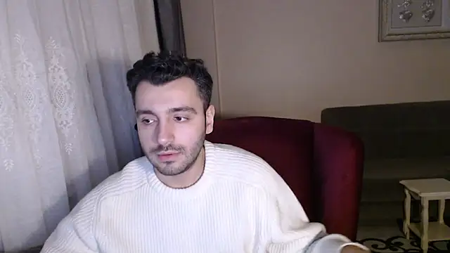 handsomeee04 online show from December 18, 2025, 9:18 pm