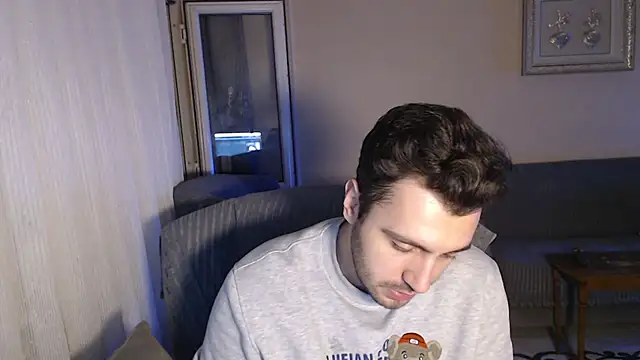 handsomeee04 online show from October 22, 2025, 9:24 pm