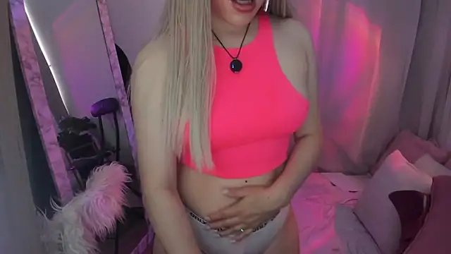 Snapshot of marianneloveee chatting on June 15, 2026, 4:39 pm marianneloveee online show from June 15, 2026, 4:39 pm