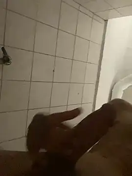 ekskekejejej online show from September 28, 2025, 2:57 pm