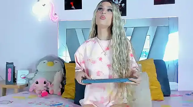 supradoll online show from March 18, 2025, 6:39 pm