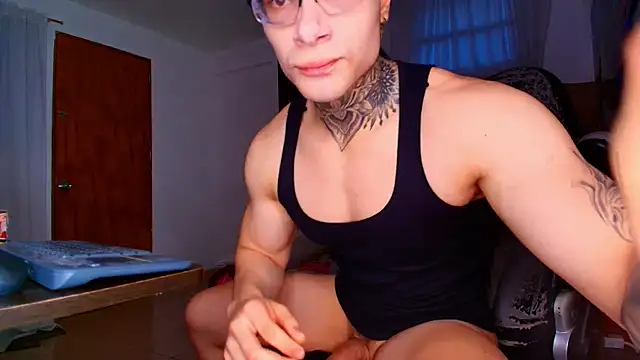 DennisWalkerr online show from July 21, 2026, 11:17 pm