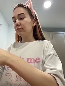 SashaMeow online show from April 14, 2026, 4:01 pm